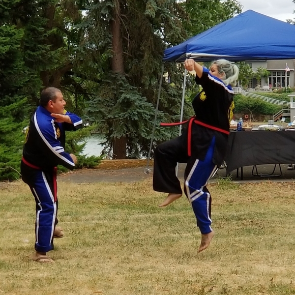 Meet your Posher, Amy - Picture 2 of 8